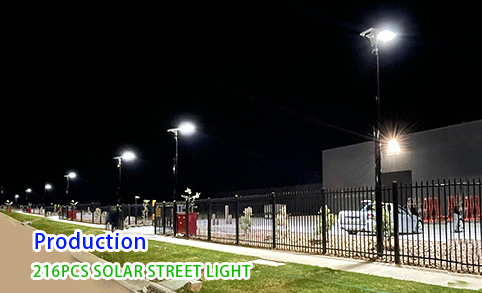 制造商LED太阳能路灯120W庭院灯夜间安装在加拿大超市