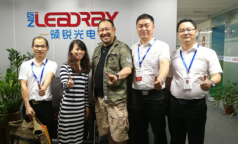 我们的日本客户在测试了我们的太阳能路灯样品后，希望成为我们在日本市场的代理，他们对我们的质量和价格非常满意